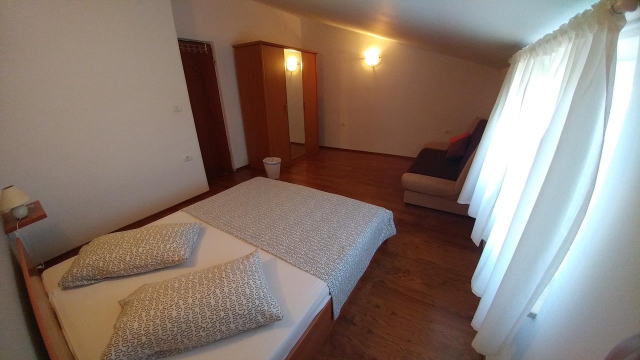 Guest House Ilic Loborika Экстерьер фото