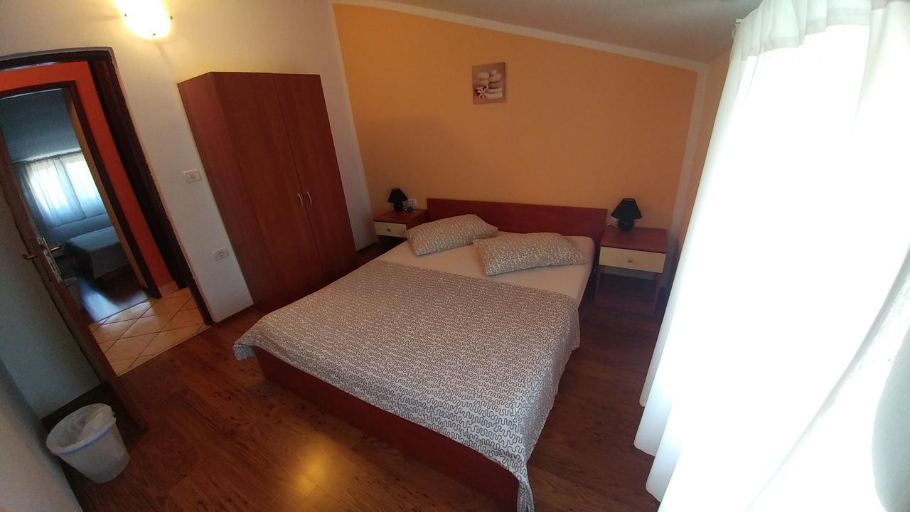 Guest House Ilic Loborika Экстерьер фото